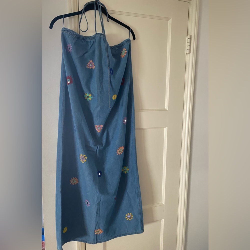 Zara Strapless embroidered dress